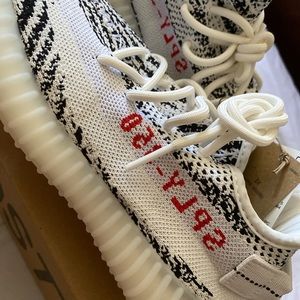 *SOLD* Yeezy Boost 350 V2 Zebra